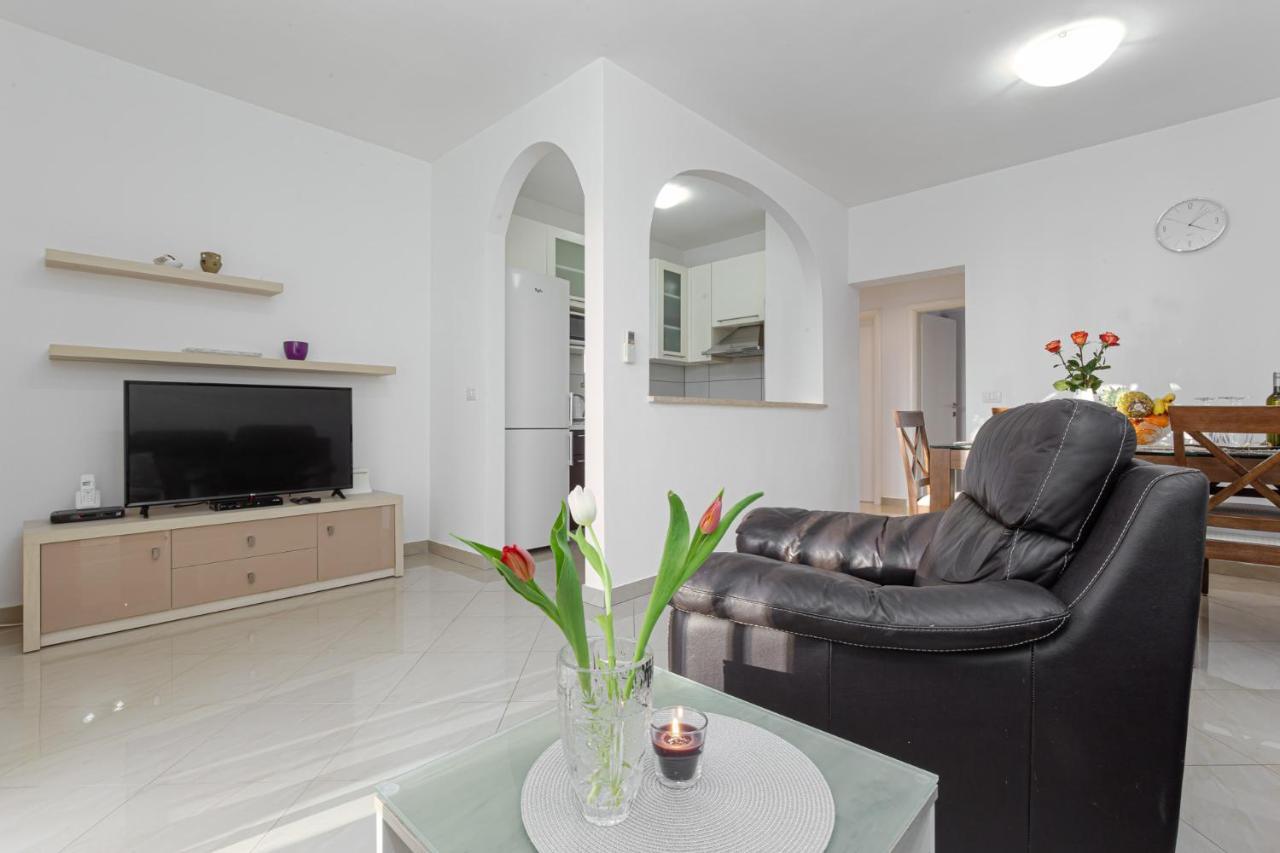 Appartement Koraca B4 à Kirmenjak Extérieur photo