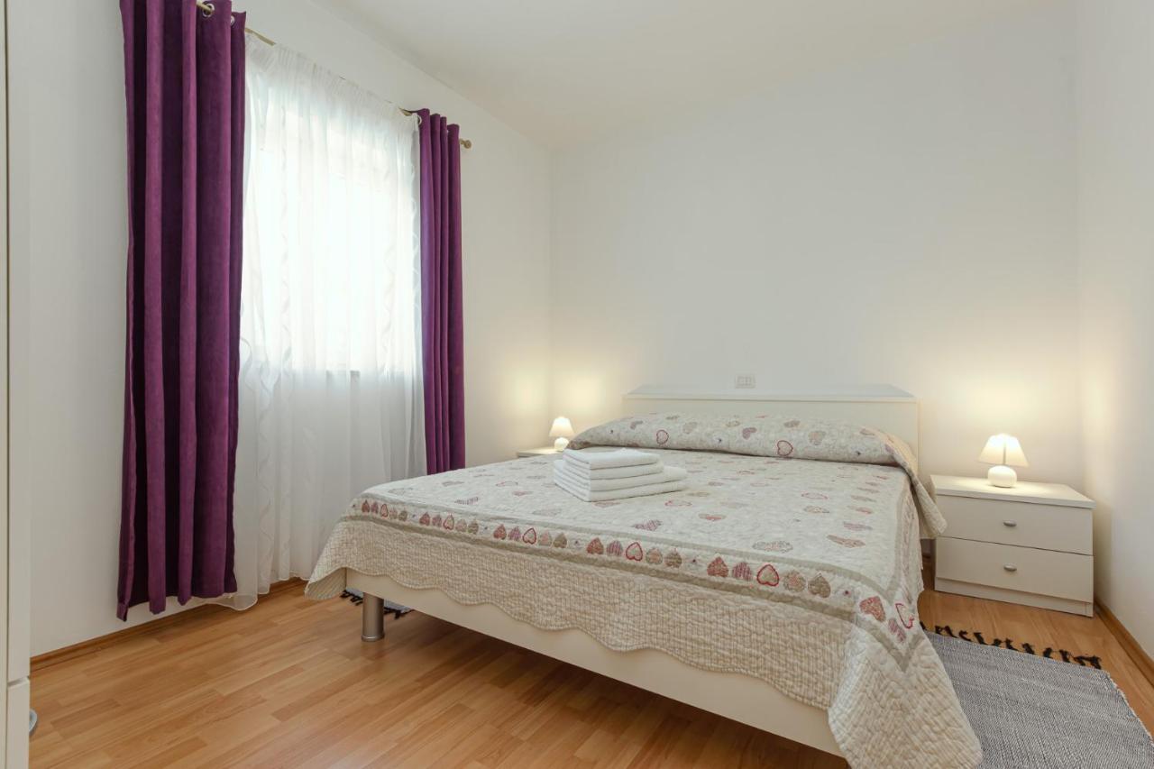 Appartement Koraca B4 à Kirmenjak Extérieur photo